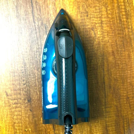 Fer à Repasser Vapeur SilverCrest - 2400W - Modèle EC3009-GS - Noir/Vert.