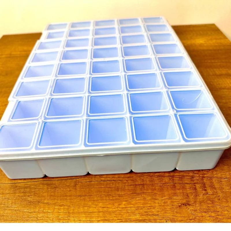 Boîte de Rangement en Plastique - 40 Compartiments, 38x28x6CM, Organiseur Transparent pour Petits Accessoires