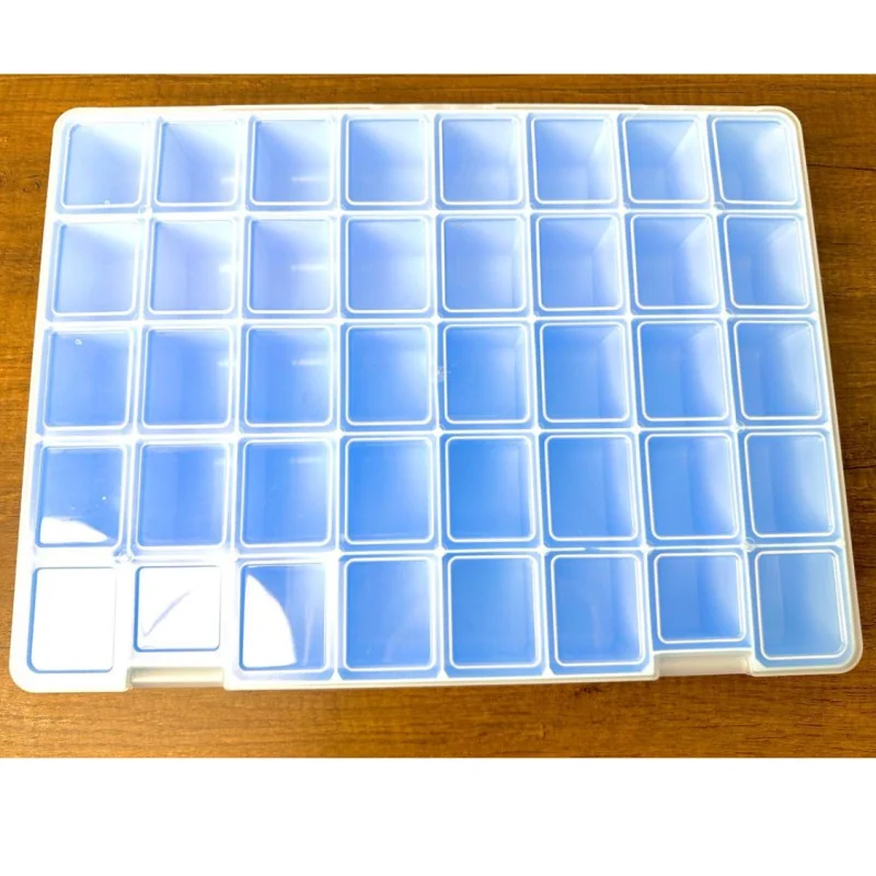 Boîte de Rangement en Plastique - 40 Compartiments, 38x28x6CM, Organiseur Transparent pour Petits Accessoires