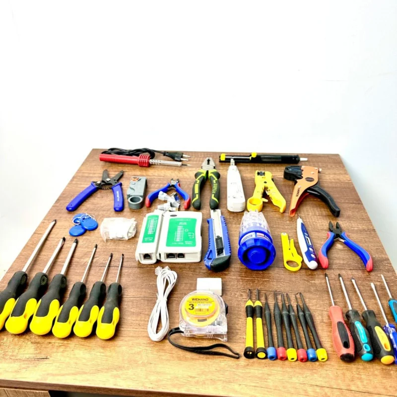 Kit d'outils de maintenance de réparation de câbles réseau 74 dans 1 -1ere choix
