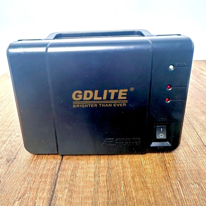 kit de système d'éclairage solaire portable GDLITE GD-8006A avec éclairage à ampoules LED et sortie usb